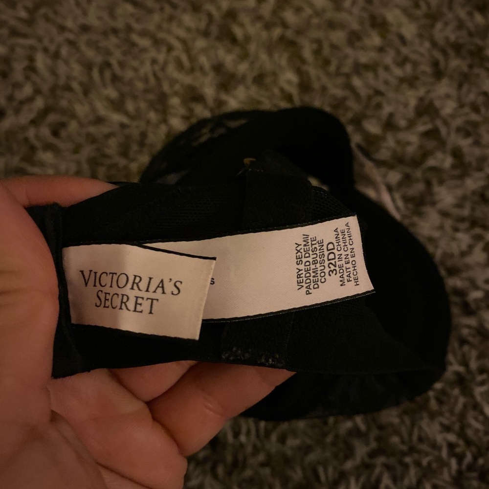 VS BRA - Picture 3 of 3